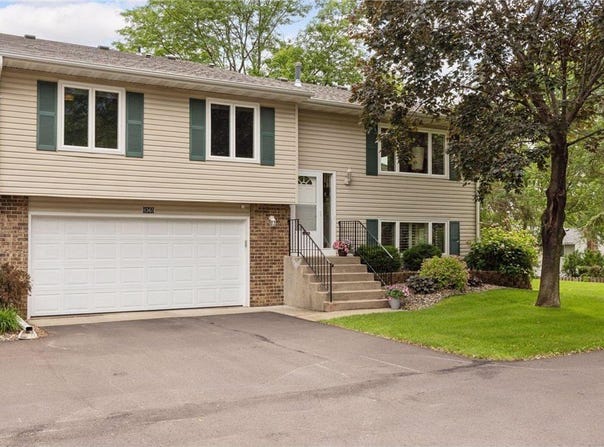 8365 W 100th Street, Bloomington, MN 55438