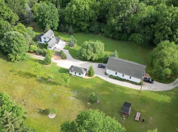 1180 NE Cramton Avenue, Ada, MI 49301