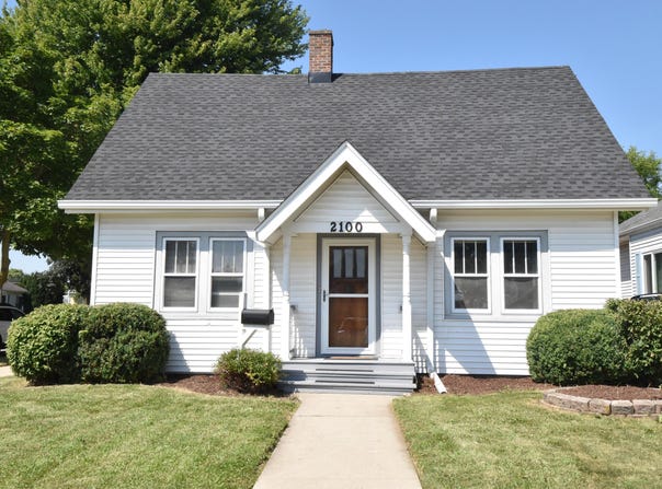 2100 Carlisle Ave, Racine, WI 53404