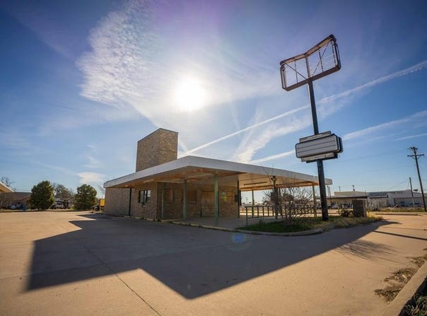 100 N Main St, Eden, TX 76837