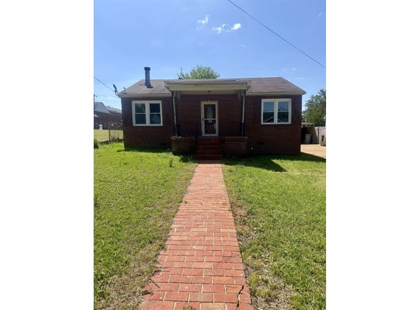 2902 E 15th Ave, Sheffield, AL 35660