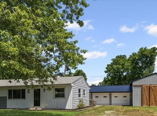 10965 Bunton Road, Willis, MI 48191