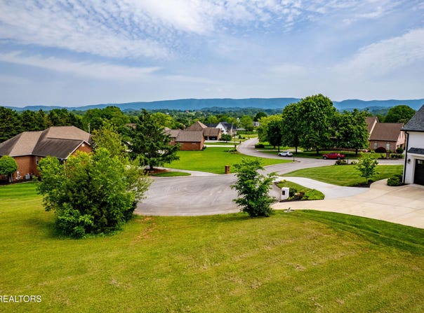 1144 Heathmoore Court, Maryville, TN 37803