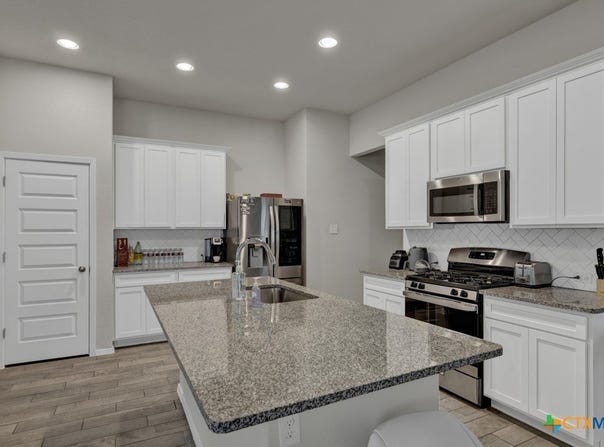 220 Sage Meadows Dr, San Marcos, TX 78666