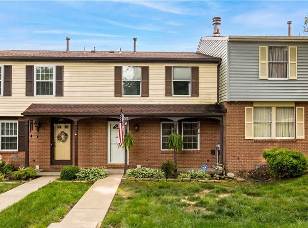 202 Olde Orchard Dr, South Fayette, PA 15017