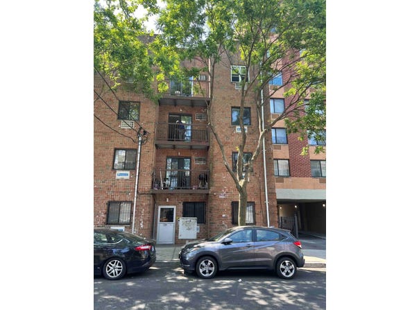 724 east 221 street, Bronx, NY 10467