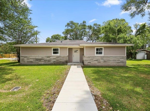 2505 Ave F, Nederland, TX 77627