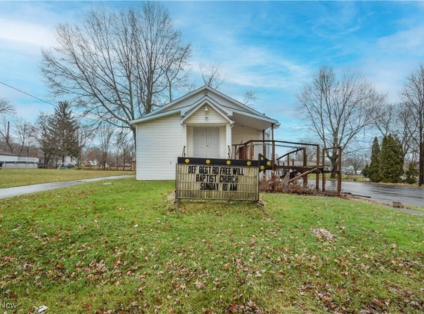 1187 Deforest Road SE, Warren, OH 44484