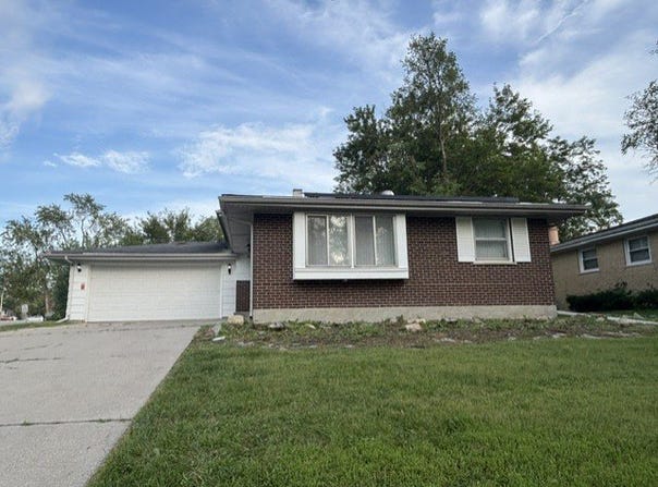 1001 Blackhawk Drive, University Park, IL 60484