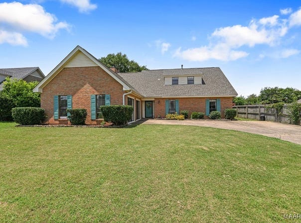 1815 Autumn Court E, Prattville, AL 36066