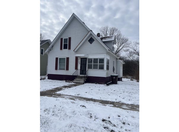 806 S Eaton Street, Albion, MI 49224