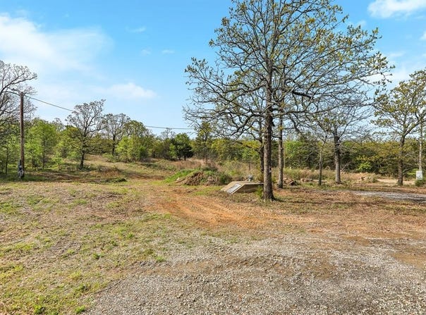 849 Dozer Mountain Rd., Eufaula, OK 74432
