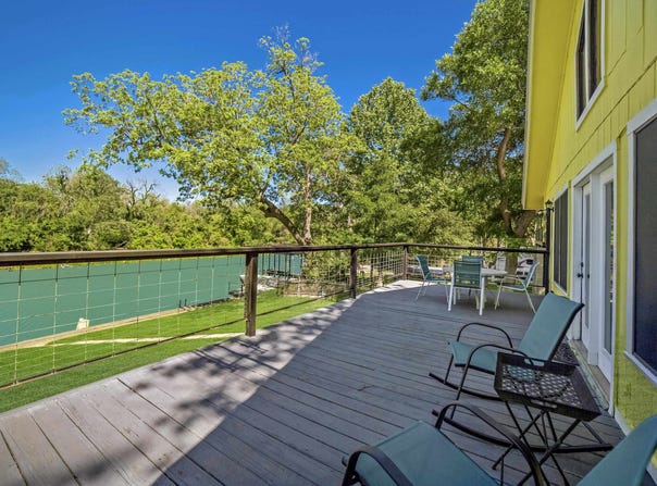 298 Meadow Lake Drive, Seguin, TX 78155