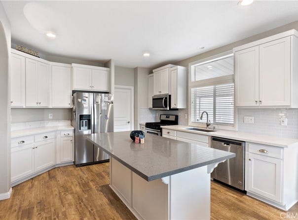1194 Cambridge, Corona, CA 92882