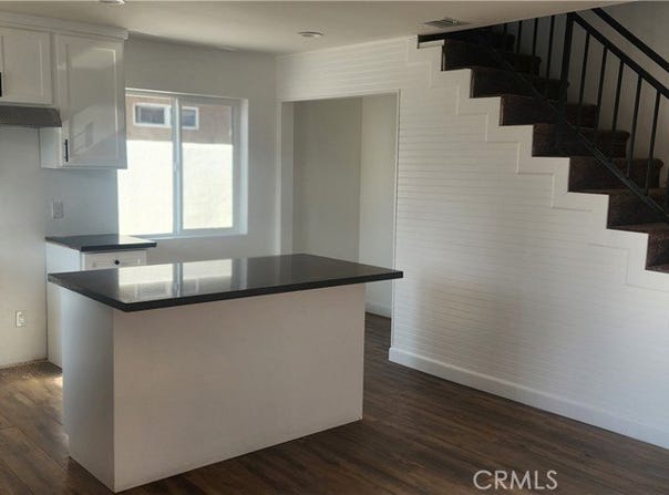 1407 W 59th Place W, Los Angeles, CA 90047