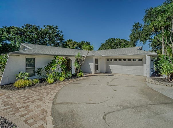 565 SANDY HOOK ROAD, PALM HARBOR, FL 34683