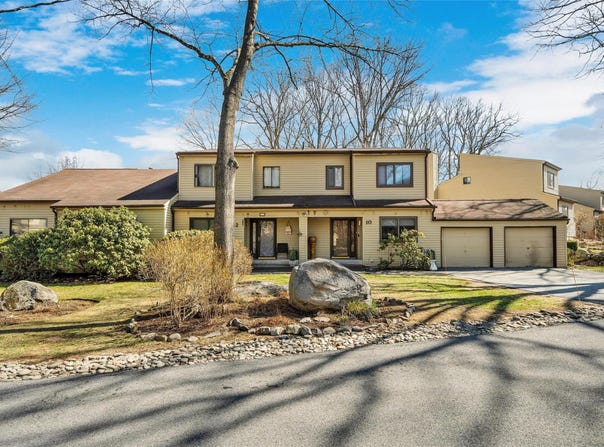 10 Ironwood Drive, Highland Mills, NY 10930