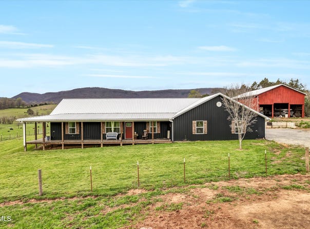 4144 Back Valley Road, Speedwell, TN 37870