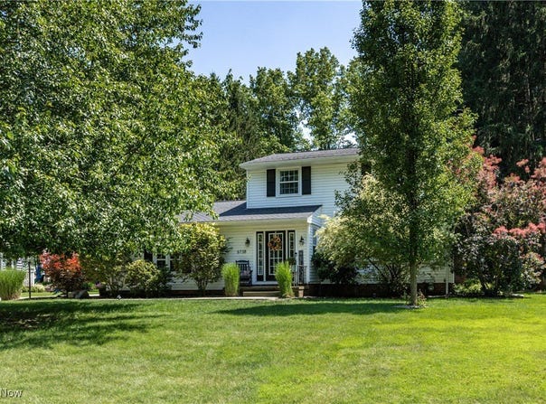 6738 Westview Drive, Brecksville, OH 44141