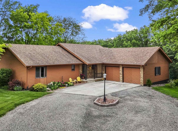 100 Horseshoe Hollow Drive, Yankton, SD 57078