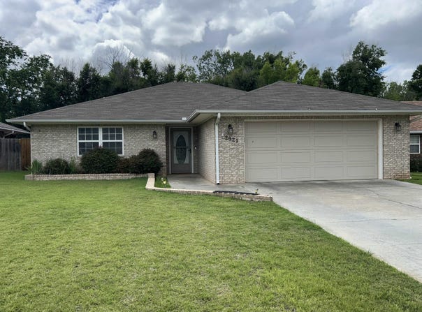 2921 Brook Haven Drive, Woodward, OK 73801