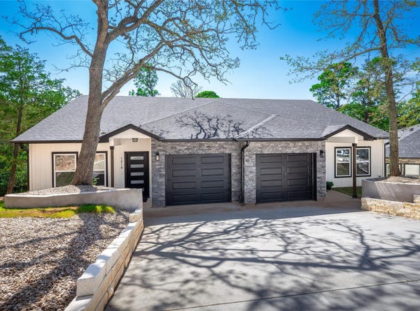 121 S Kanaio Dr, Bastrop, TX 78602