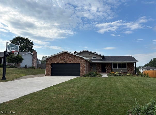 444 Wyandotte Trail SW, Hartville, OH 44632