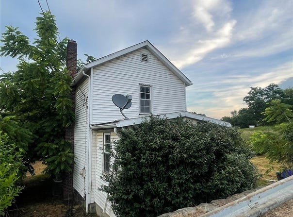 424 Old Zelienople Rd, Franklin Twp, PA 16117