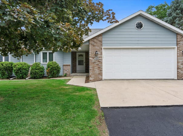 N166w19555 Ravens Way, Jackson, WI 53037