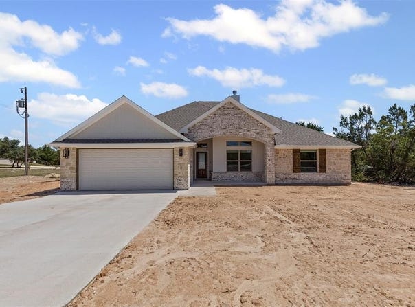 1255 Peninsula Drive, Bluff Dale, TX 76433