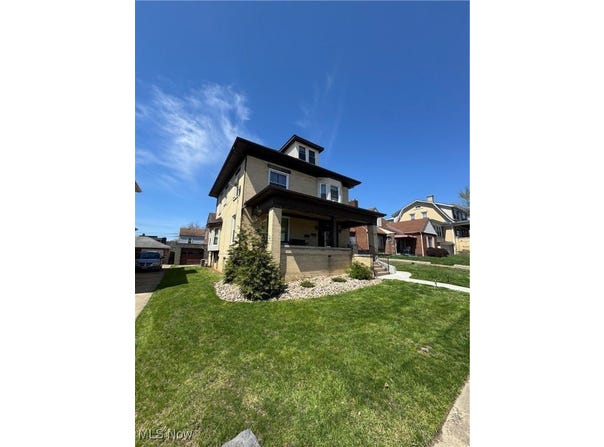 385 Lawson Avenue, Steubenville, OH 43952