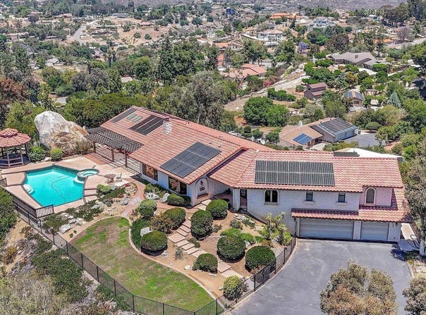 2458 Pence Dr, El Cajon, CA 92019