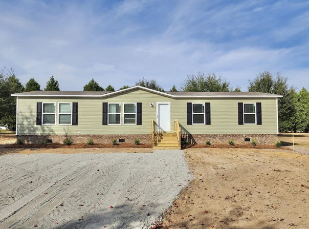 2004 Warren's Loop, Marion, SC 29571