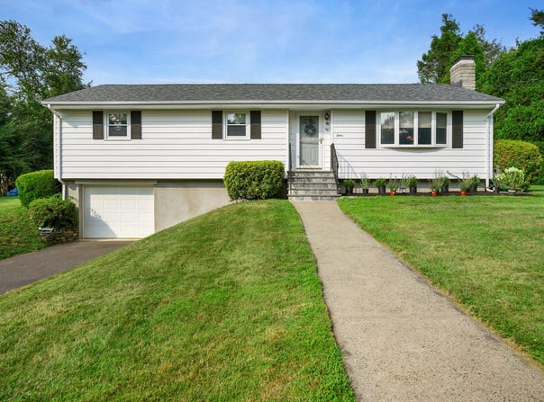 12 Nokomis Drive, Trumbull, CT 06611