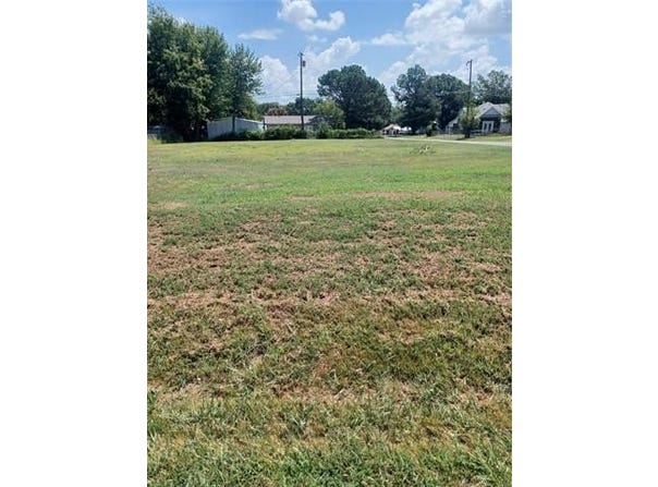 514 SE Main, Checotah, OK 74426