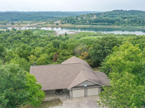 112 Stoney Ridge Drive, Forsyth, MO 65653