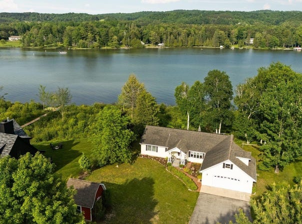 533 S Lake Shore Drive, Lake Leelanau, MI 49653