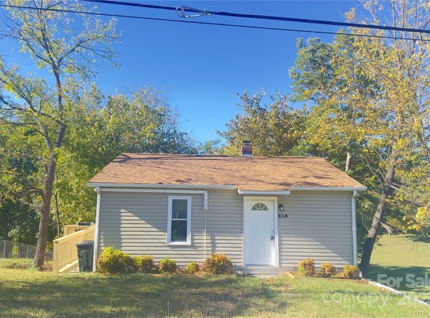 329 Morehead Road, Marion, NC 28752