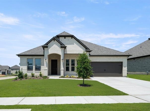 405 Daybreak Drive, Waxahachie, TX 75167