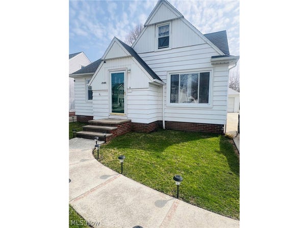 21300 Wilmore Avenue, Euclid, OH 44123