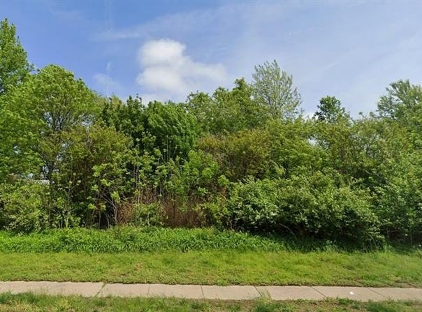 11533 Old Saint Charles Rd, Bridgeton, MO 63044