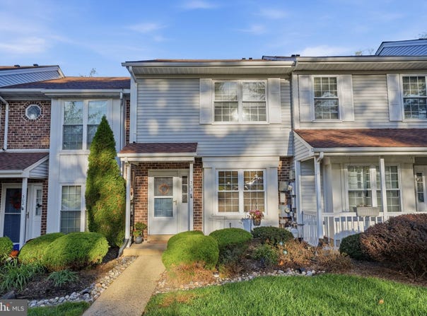 303 LEEDOM Way, NEWTOWN, PA 18940