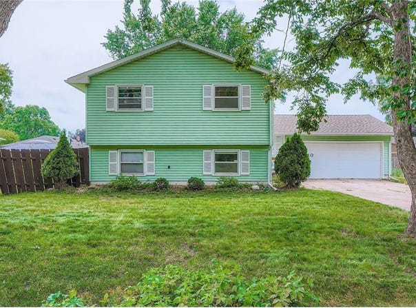 1340 Ripley Avenue, Maplewood, MN 55109