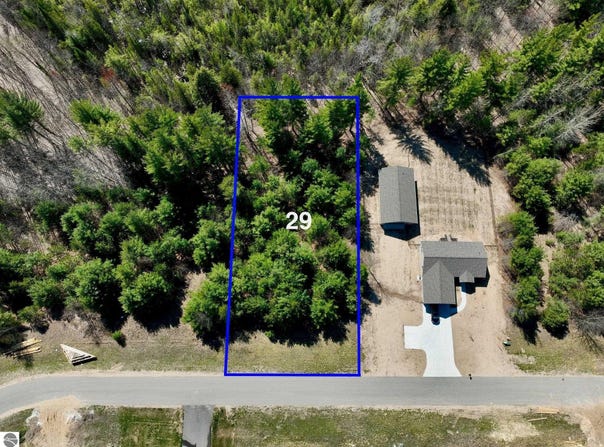 6417 Jeffrey Place, Grawn, MI 49637