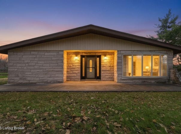 190 N Forrest Rd, Radcliff, KY 40160