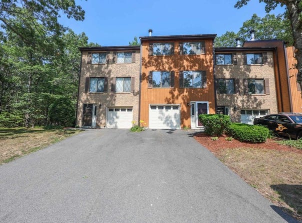 28 Winrow Drive, Merrimack, NH 03054