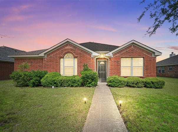 1726 Brooks Drive, Lancaster, TX 75134
