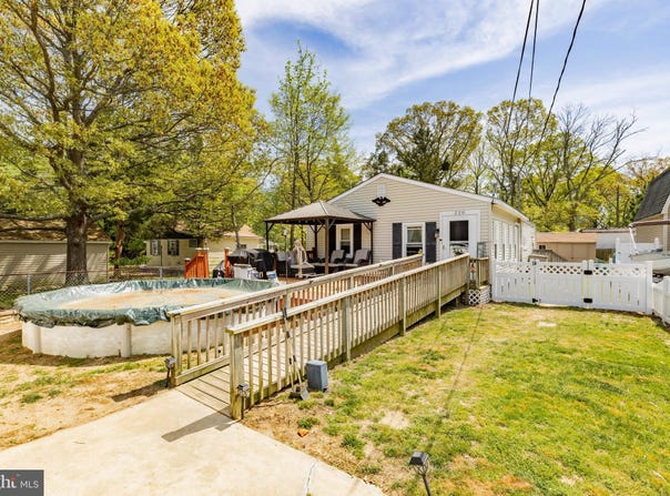 220 CAROLINE AVENUE, VILLAS, NJ 08251