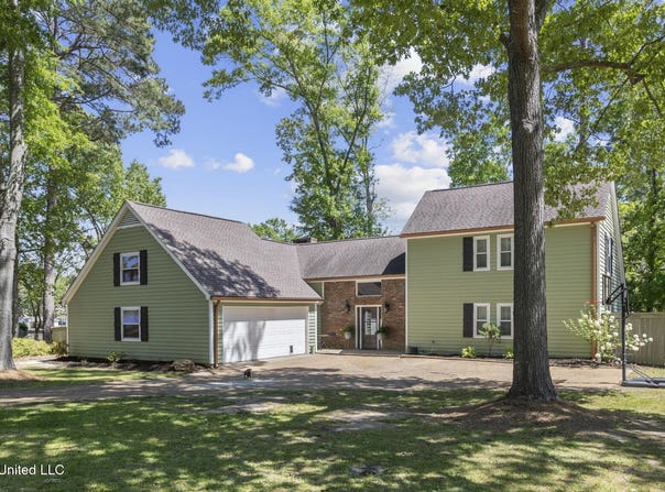 100 Sandpiper Road, Brandon, MS 39047