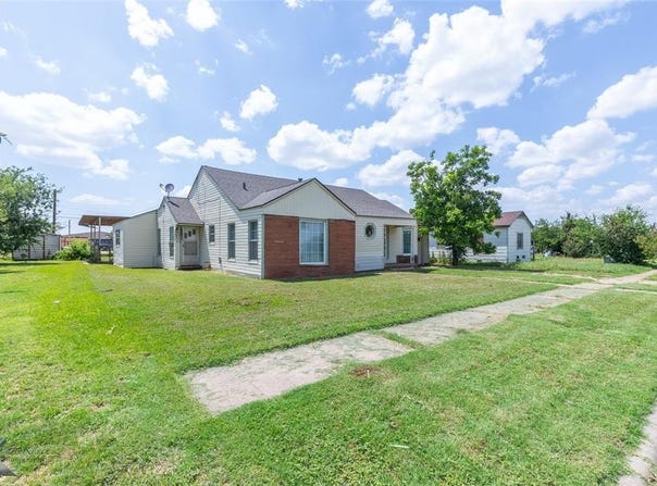 1114 Avenue L, Anson, TX 79501